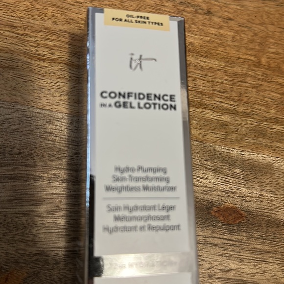 IT Cosmetics Confidence in a Gel Lotion - Picture 2 of 5